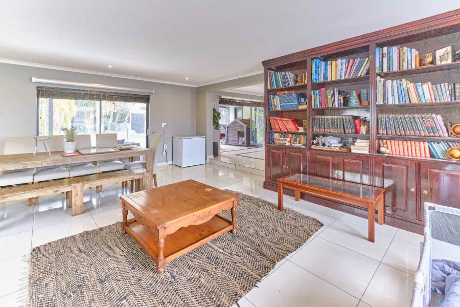 4 Bedroom Property for Sale in Flamingo Vlei Western Cape